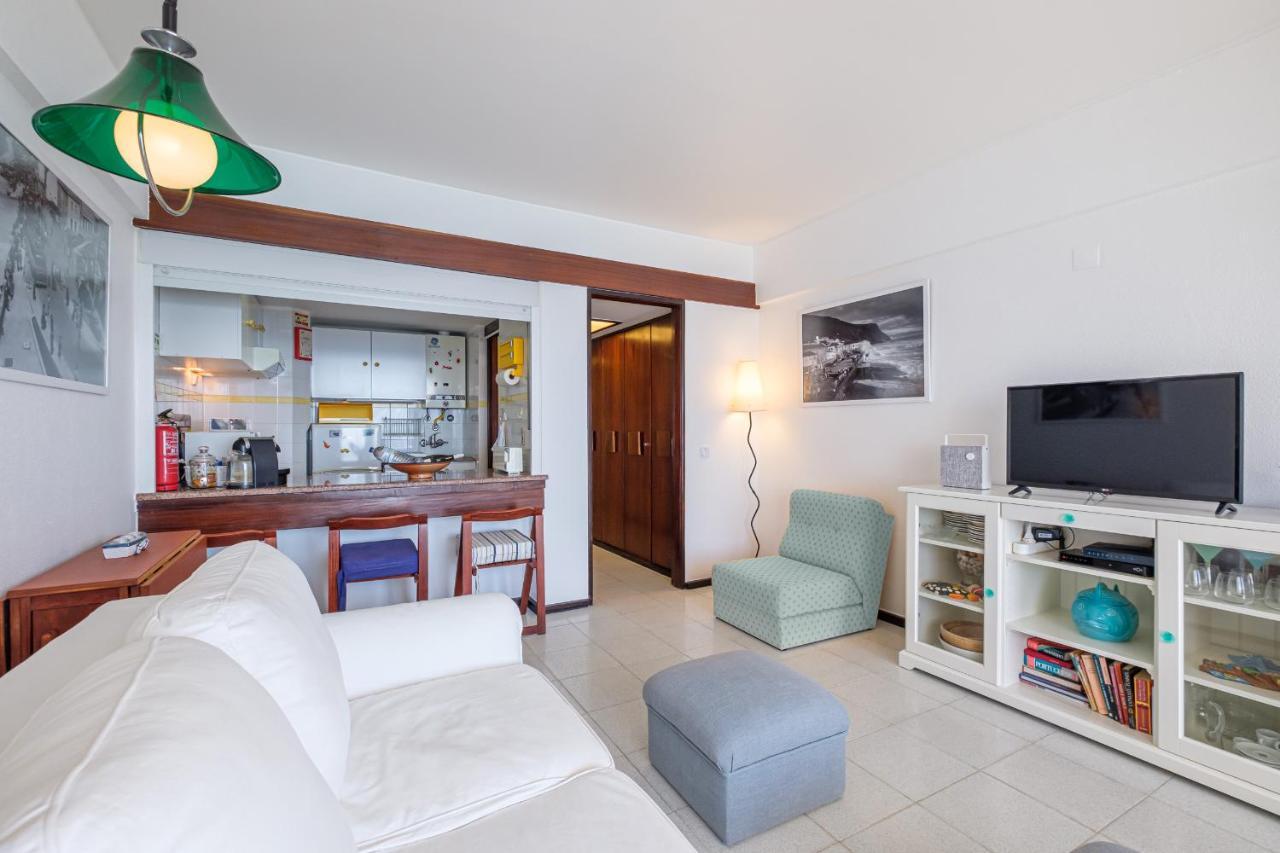 Apartment House On The Sesimbra